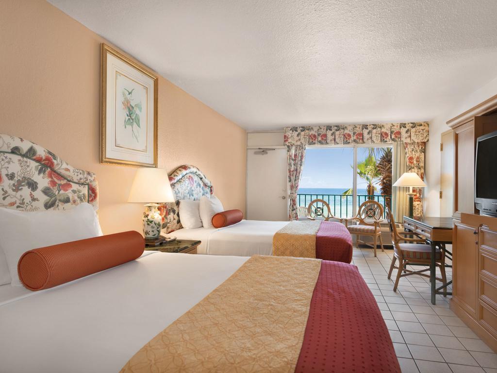 Queen Room with Two Queen Beds and Sofa Bed - Bathtub with Grab Bars - Mobility Accessible - Non-Smoking,130561286:JPEG